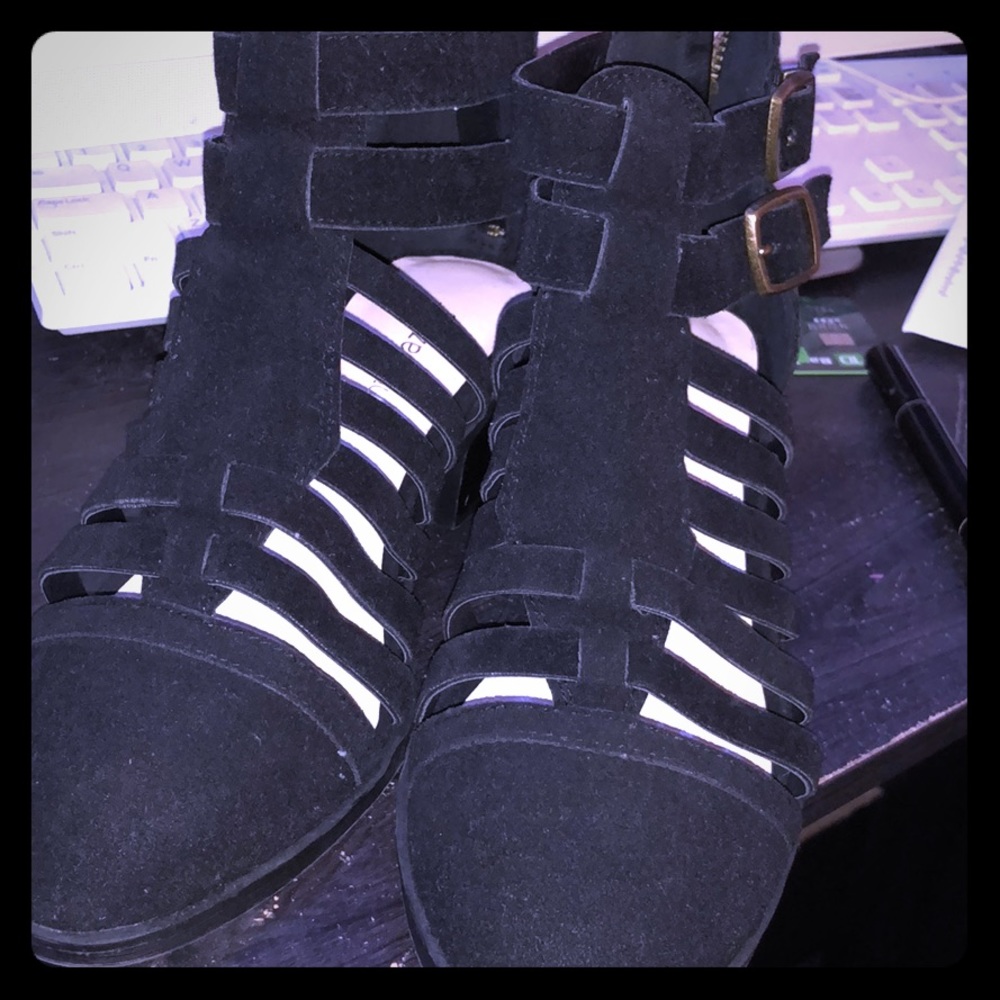 Black Double buckle shoes in NEW condition